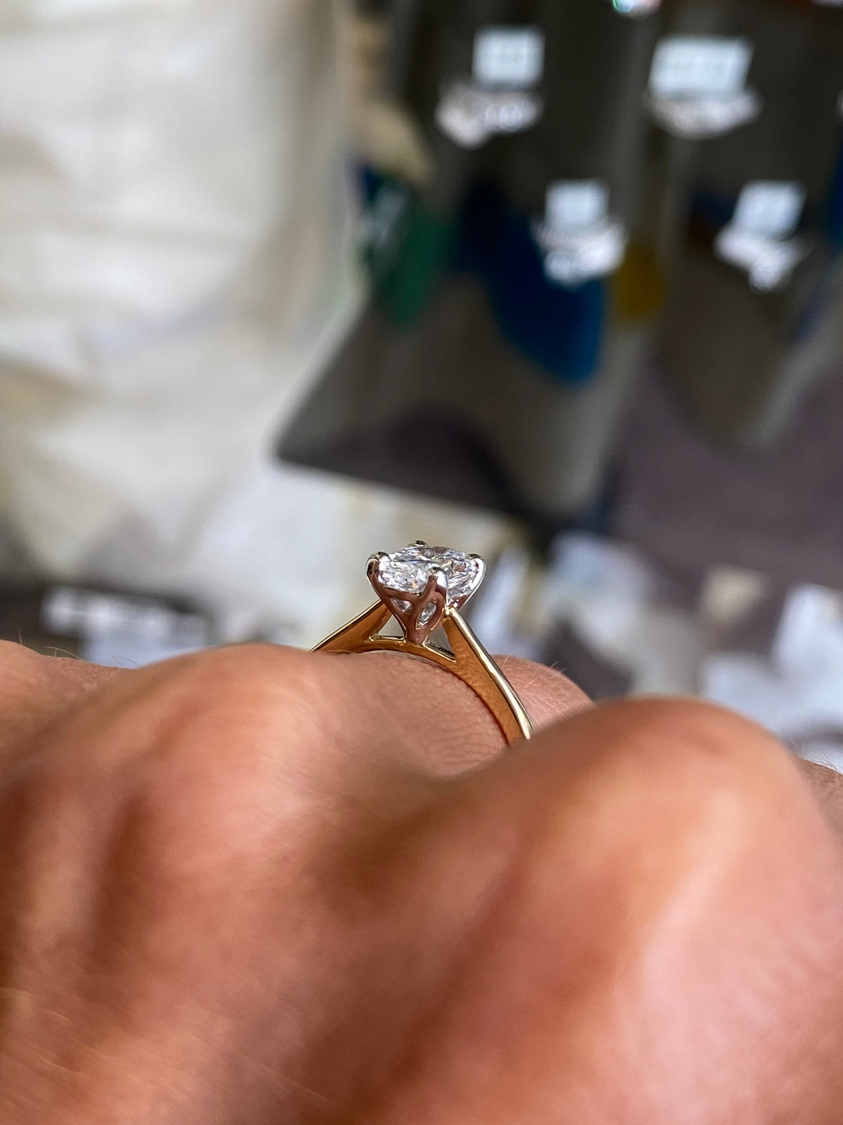18ct Gold Oval Solitaire Engagement Ring | 1.04ct Certificated Lab Grown