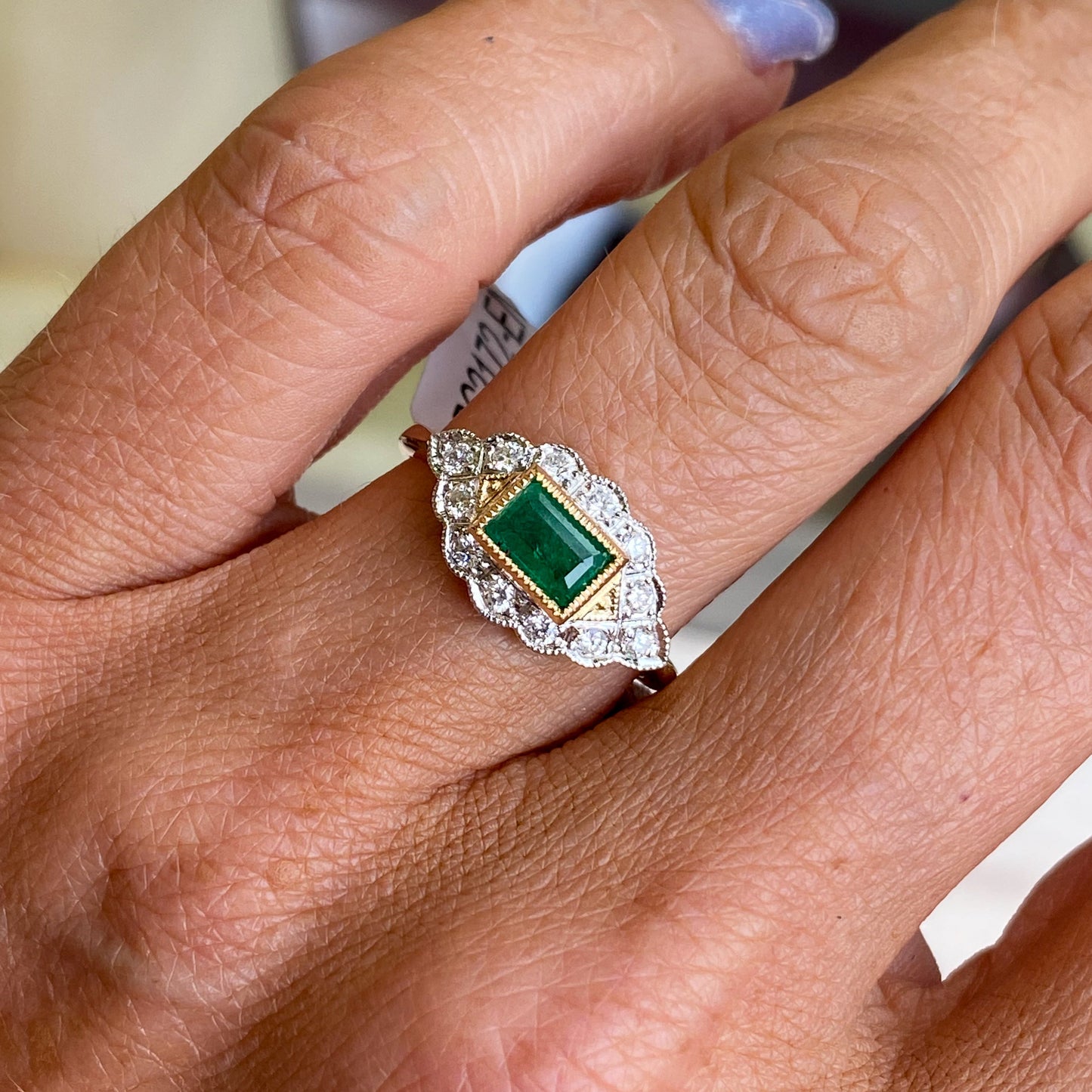 9ct Gold Emerald & Diamond Ring