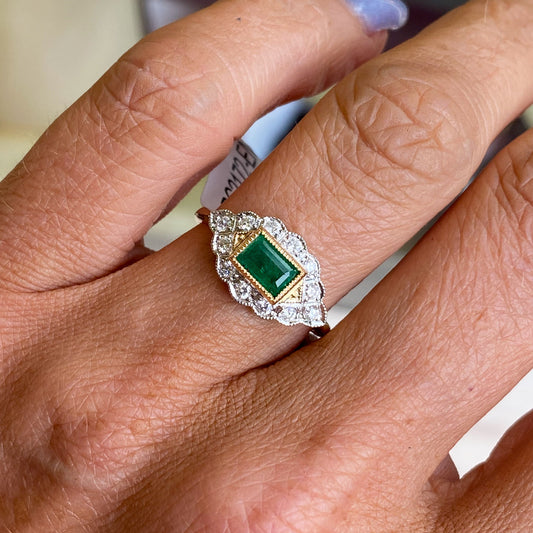 9ct Gold Emerald & Diamond Ring