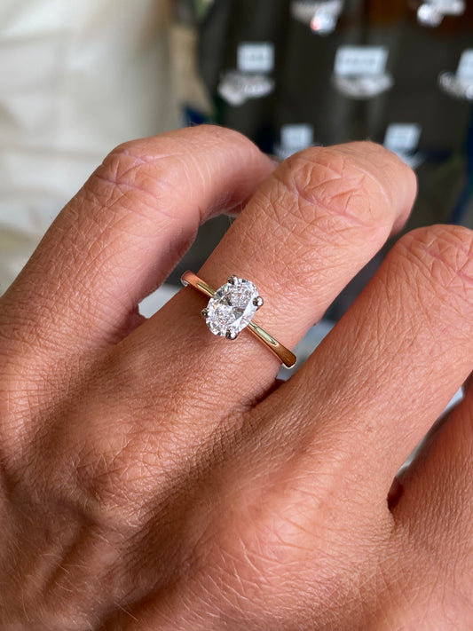 18ct Gold Oval Solitaire Engagement Ring | 1.04ct Certificated Lab Grown