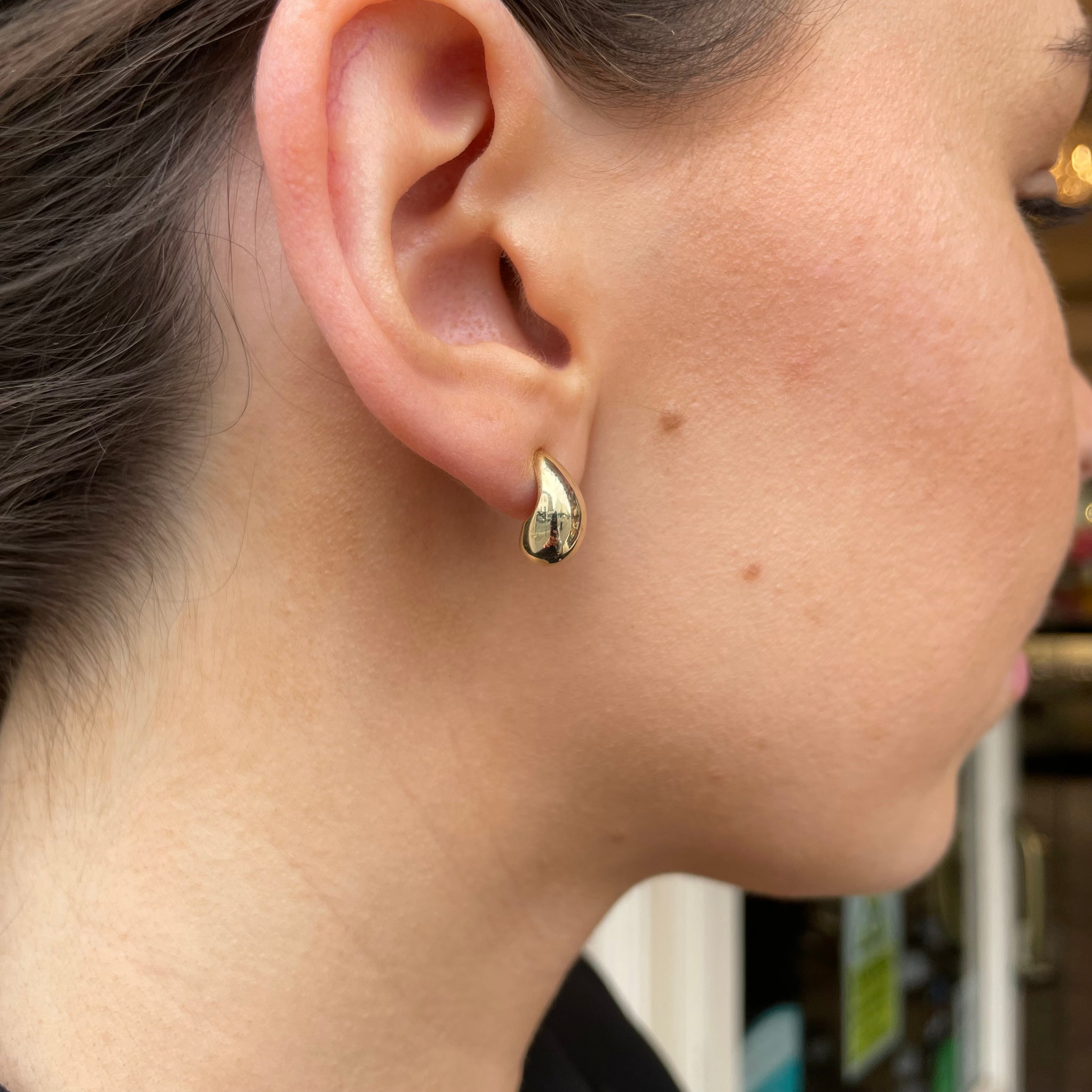 9ct Gold Teardrop Stud Earrings