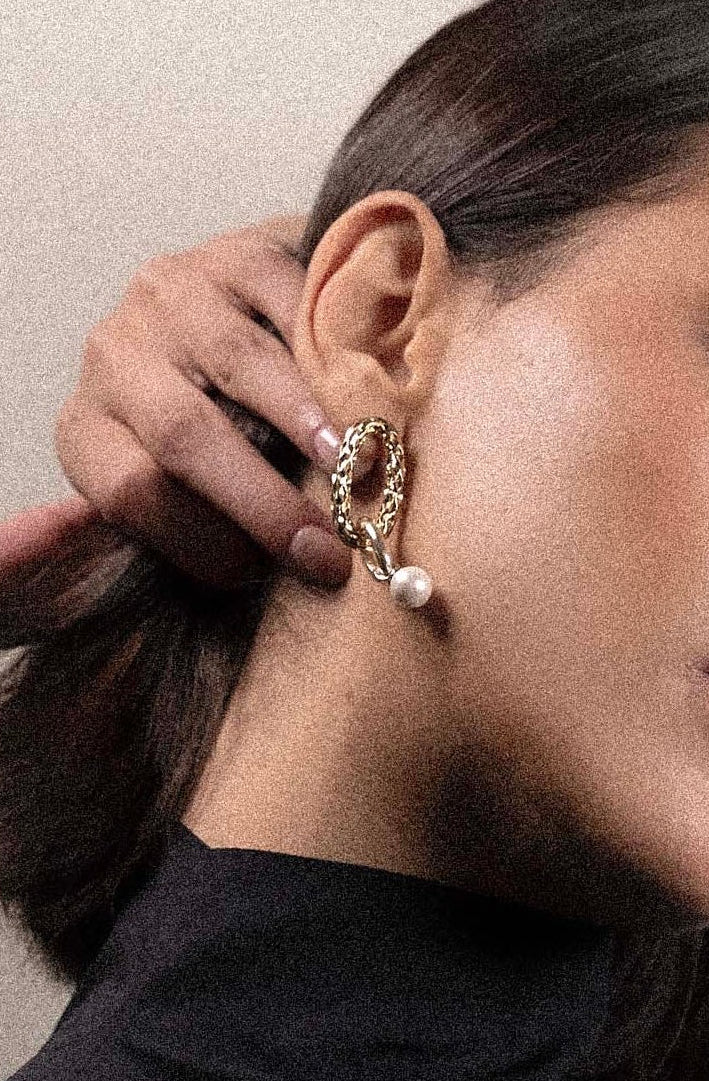 REBECCA Diva - Pearl Drop Earrings