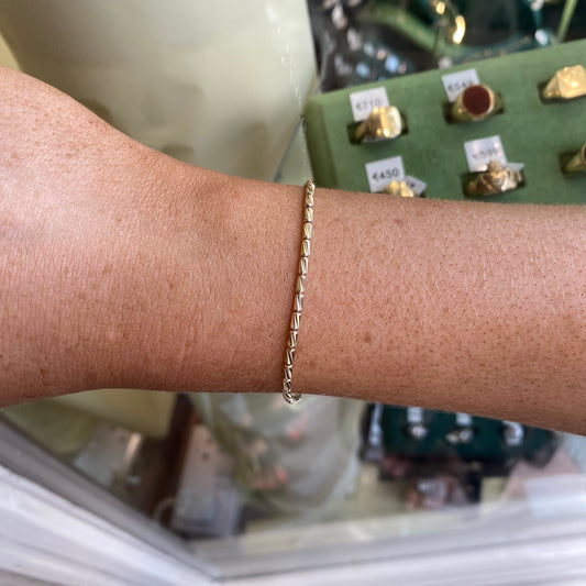 9ct Gold Diamond Cut Bracelet | 19cm