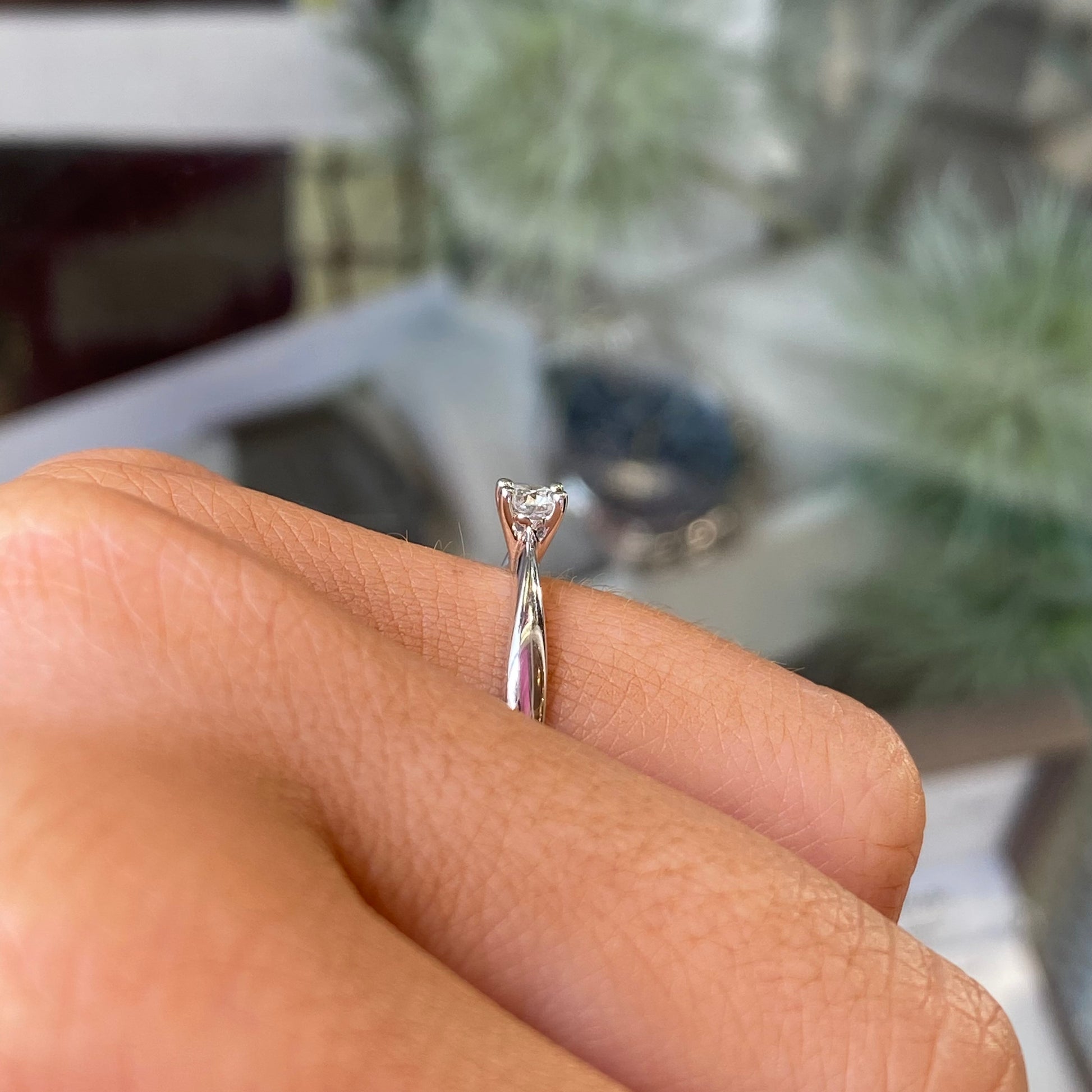 18ct White Gold Diamond Solitaire Engagement Ring | 0.19ct GSI - John Ross Jewellers