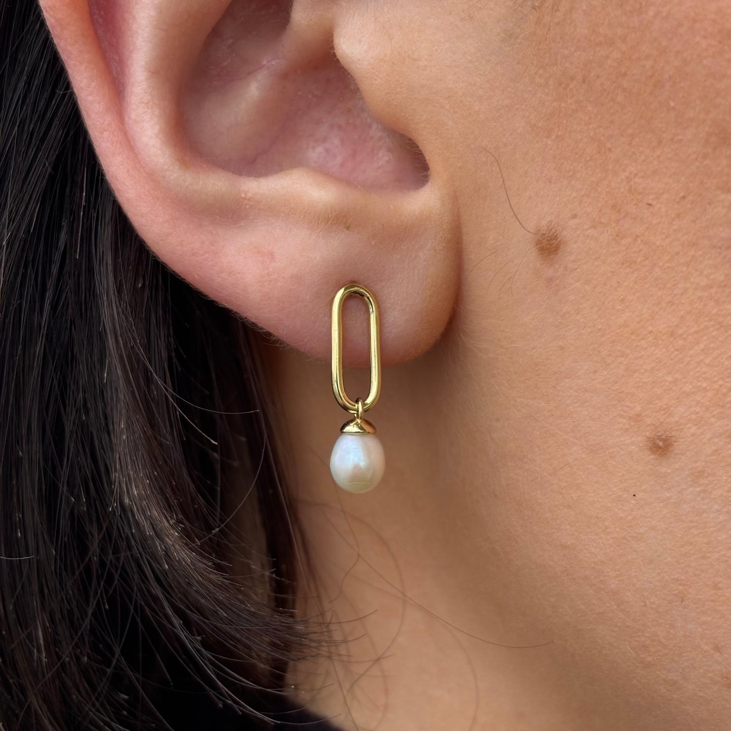 SUNSHINE Freshwater Pearl Oval Drop Earrings