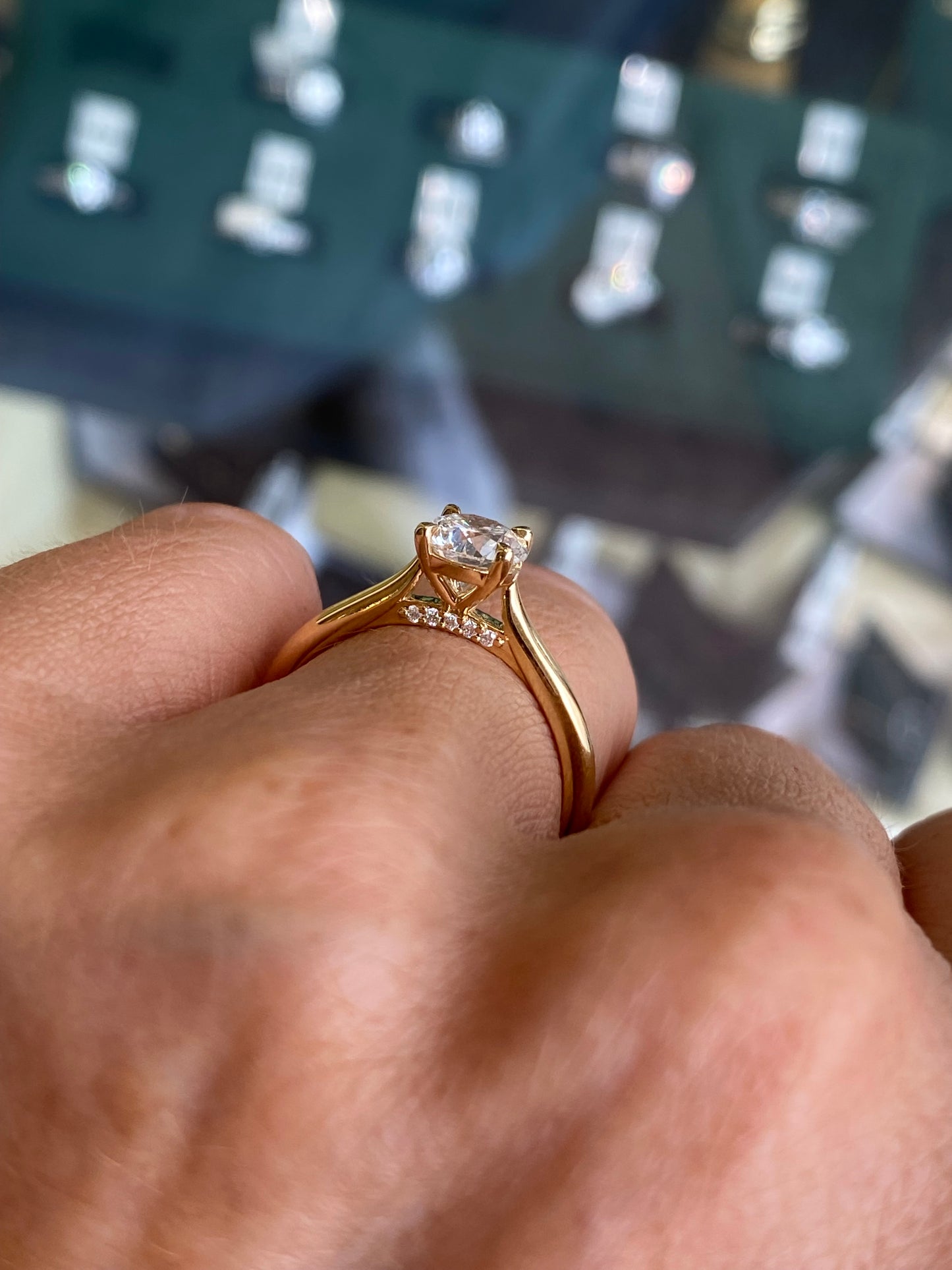 18ct Gold Solitaire Engagement Ring | Certificated Lab 1.03ct