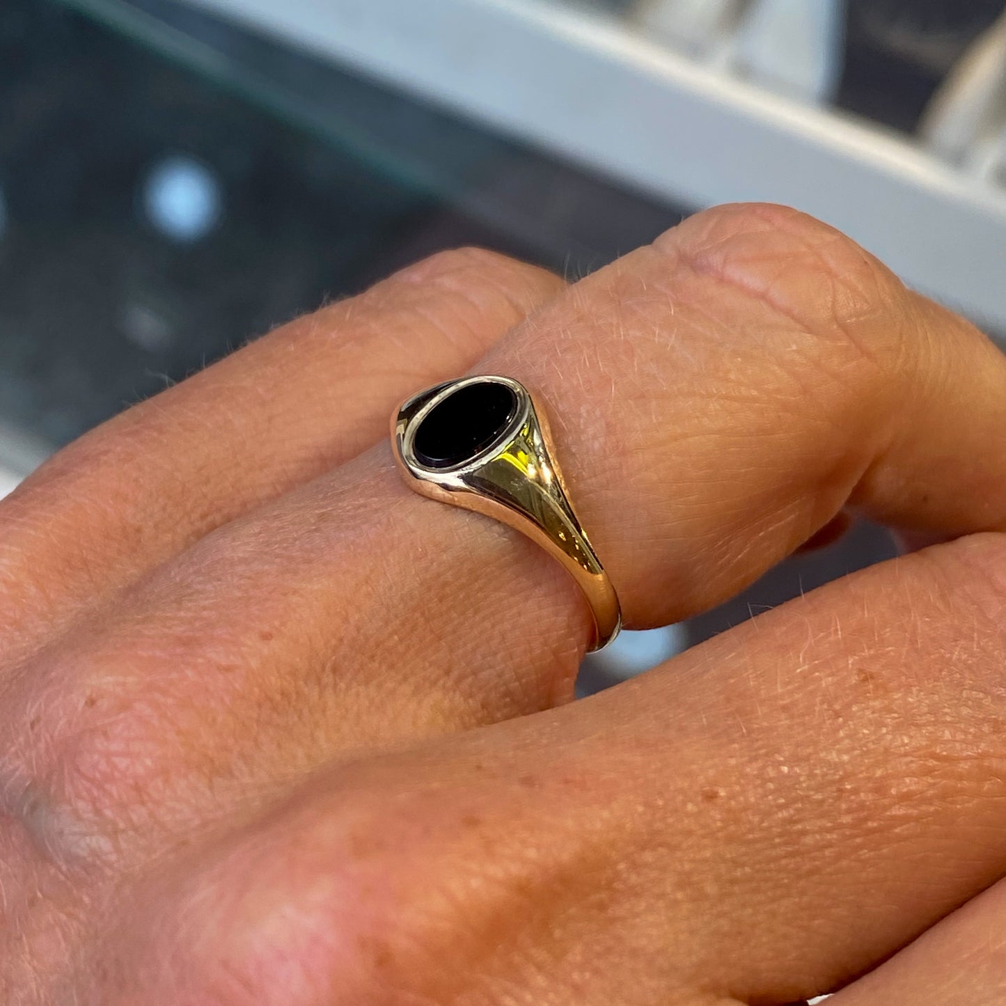 9ct Gold Onyx Ring  - Oval - John Ross Jewellers