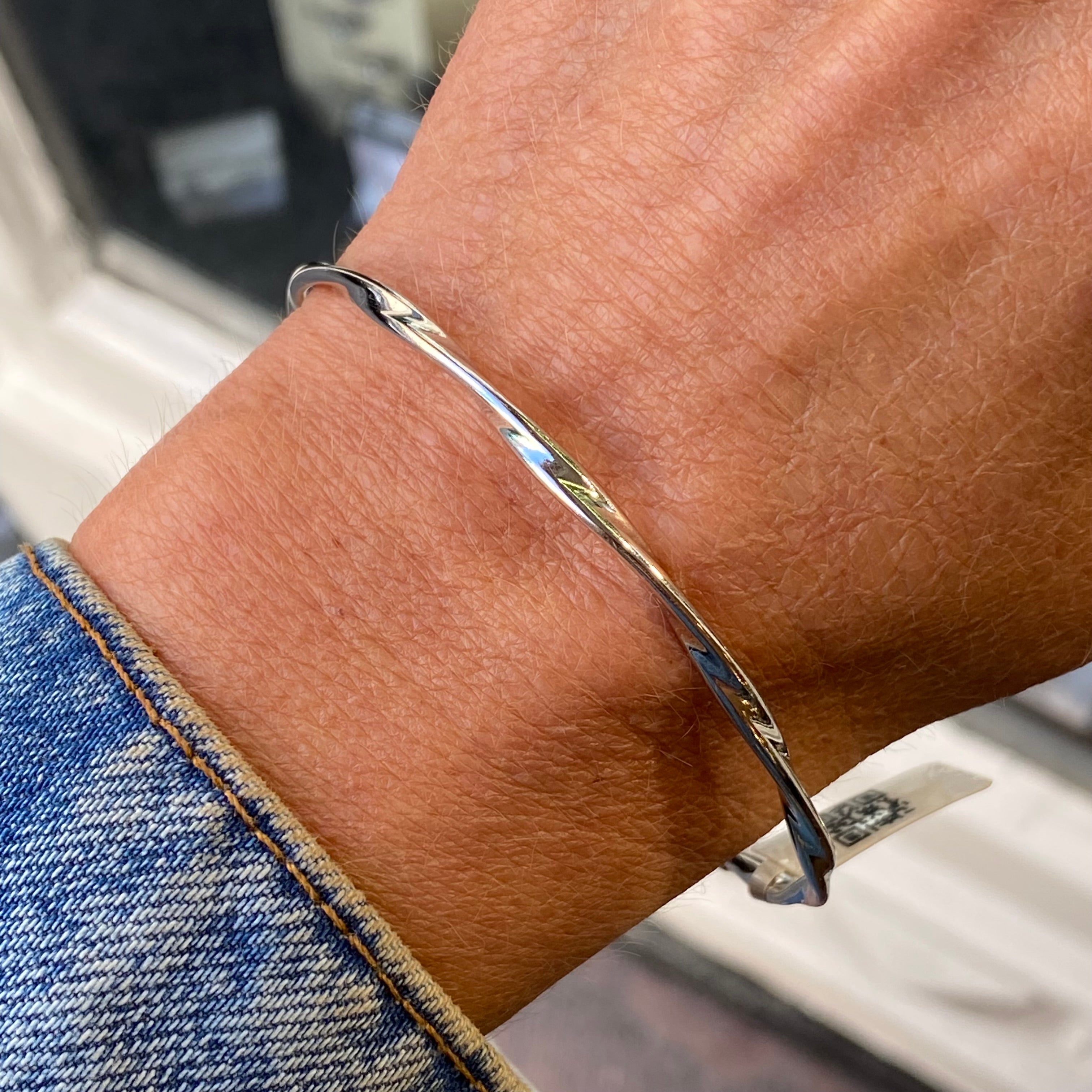 Silver Ribbon Twist Bangle | John Ross Jewellers