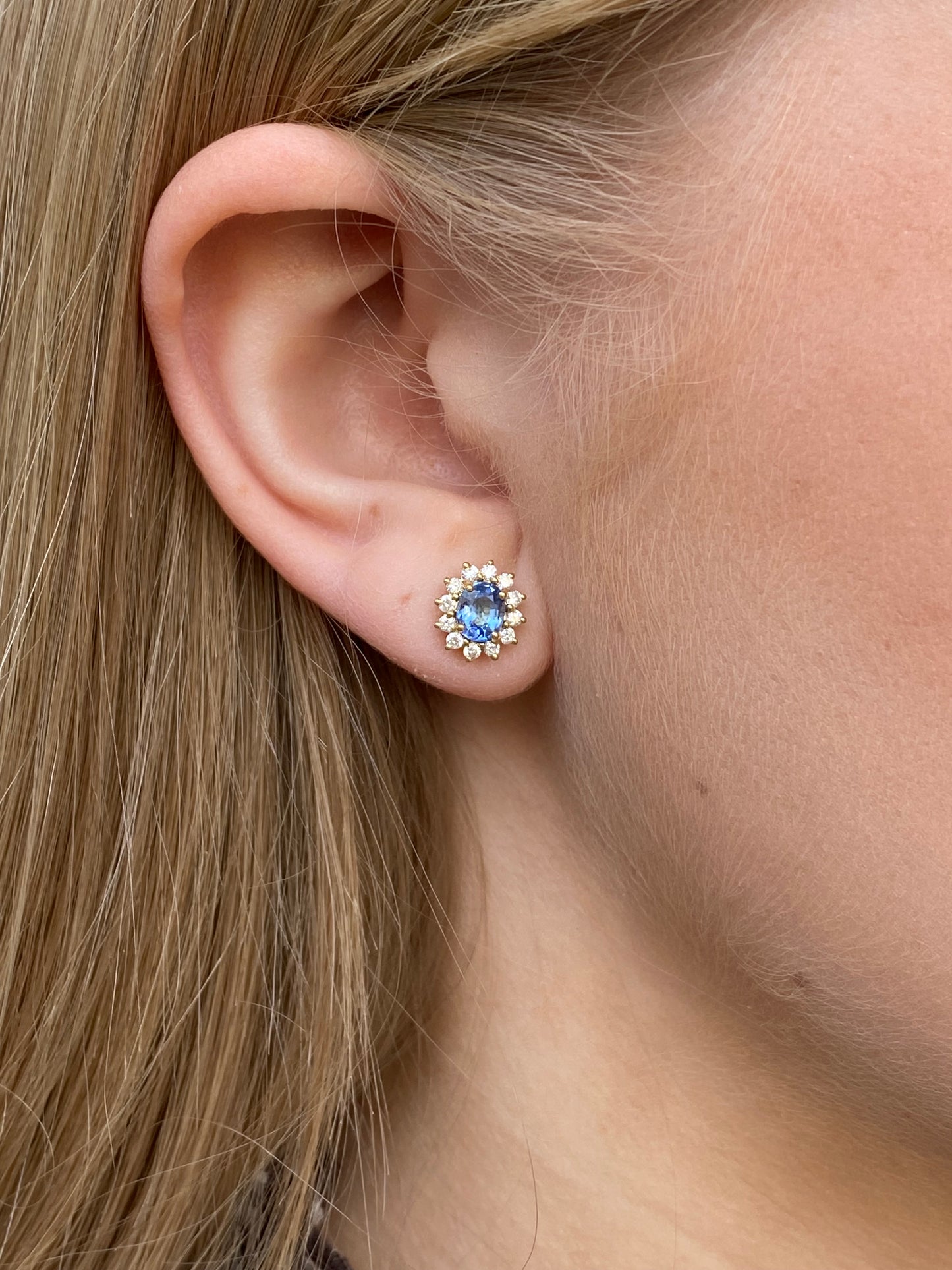 18ct gold sapphire and diamond oval cluster stud earrings by LMJ, featuring sparkling sapphires and diamonds in a classic design.