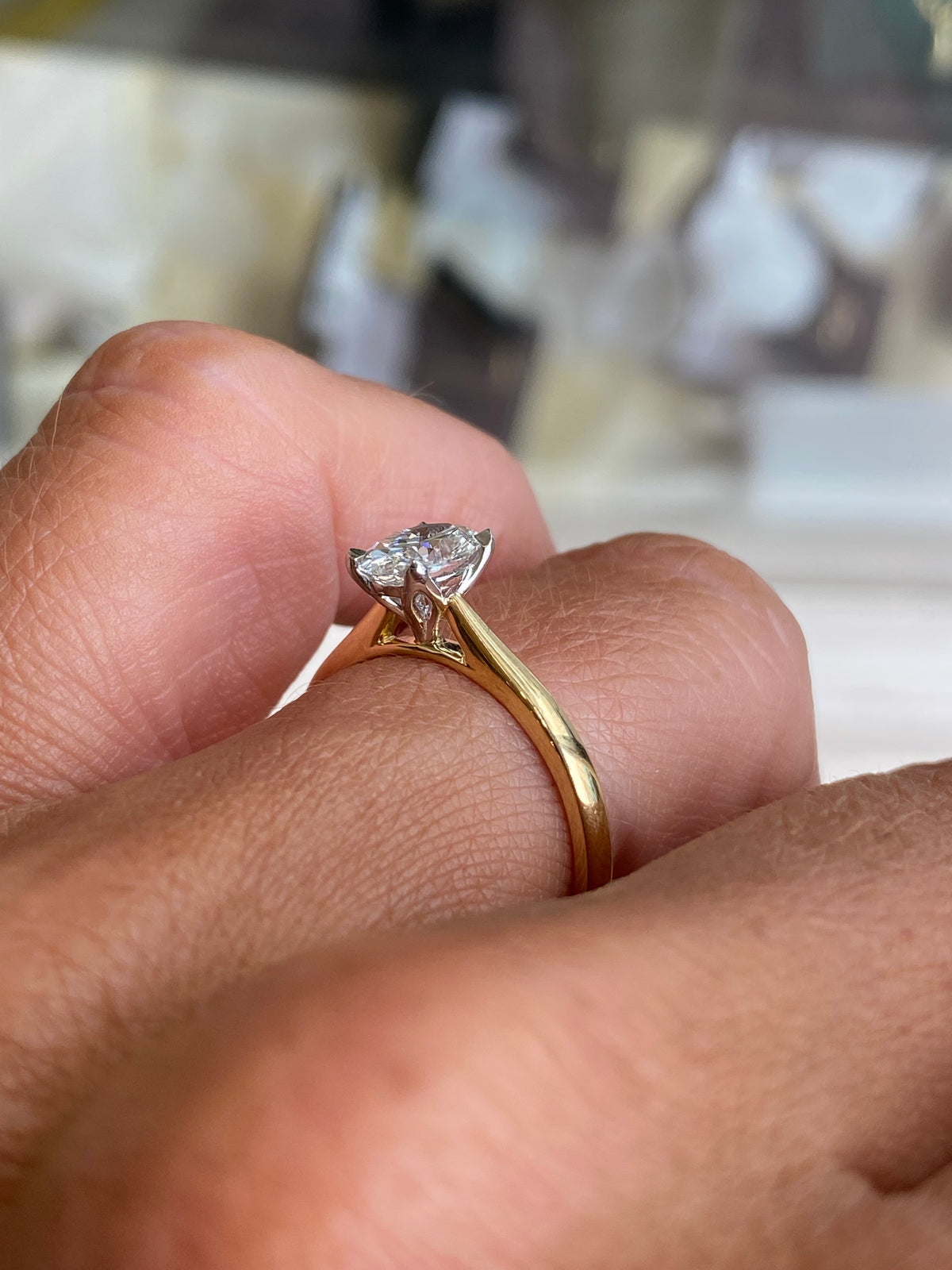 18ct Gold Oval Solitaire Engagement Ring | 0.82ct Certificated Lab Grown