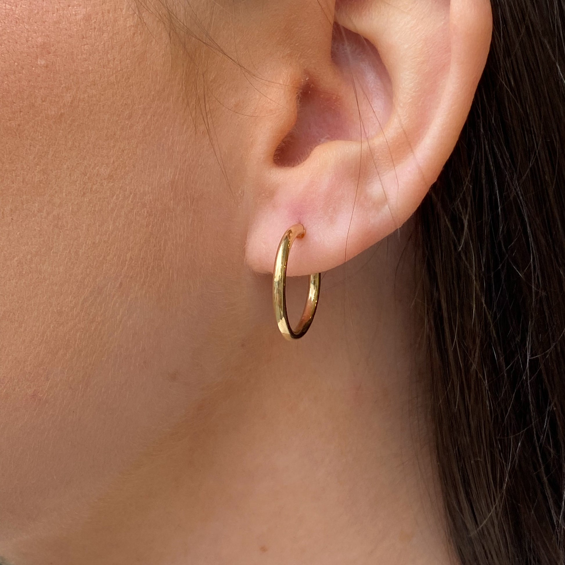 18ct Gold Classic 2mm Round Tube Hoop Earrings | 19mm - John Ross Jewellers