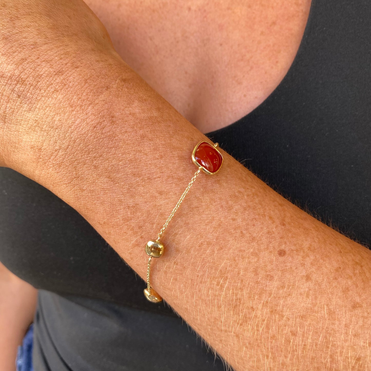 9ct Gold Carnelian & Mother of Pearl Bracelet