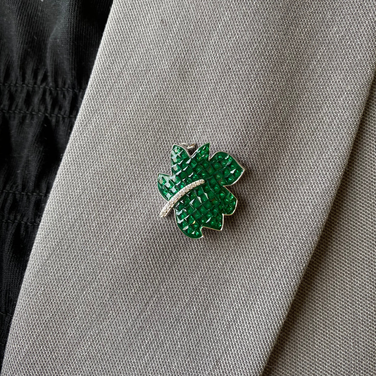 Silver Pretty Leaf CZ Brooch | Emerald Green
