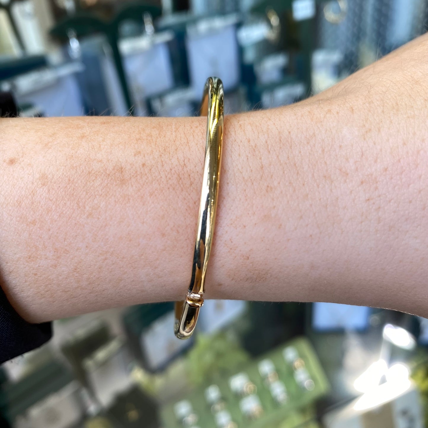 9ct Gold Plain Polished Skinny Court Bangle | 3mm