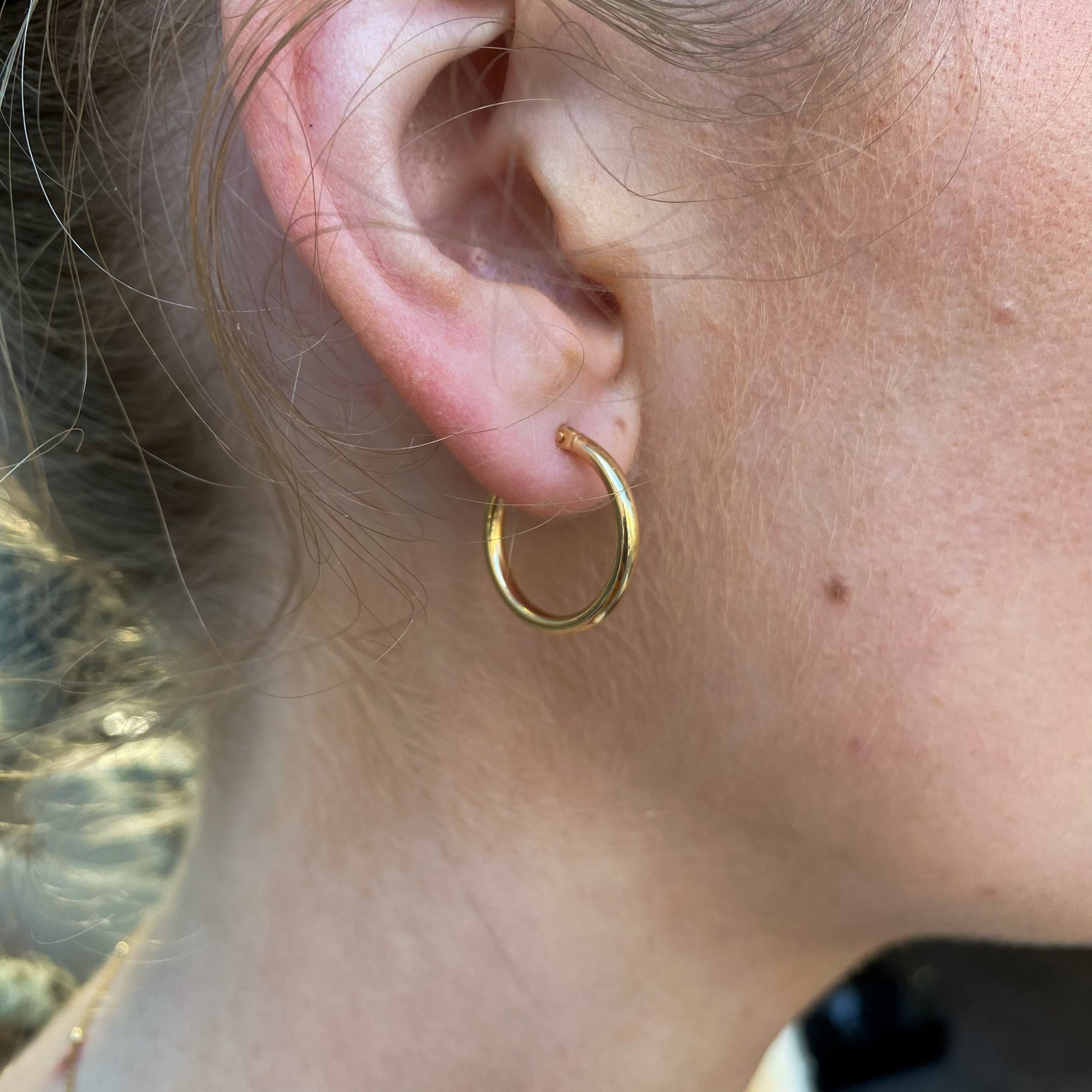 9ct Gold Skinny Tube Hoop Earrings 15mm - John Ross Jewellers