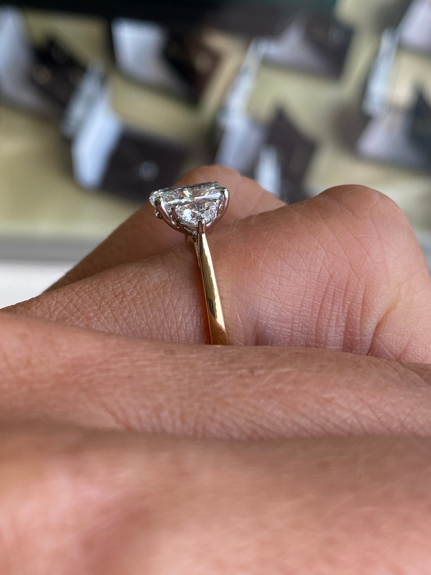 18ct Gold Trilogy Engagement Ring | Certificated Lab 2.38ct