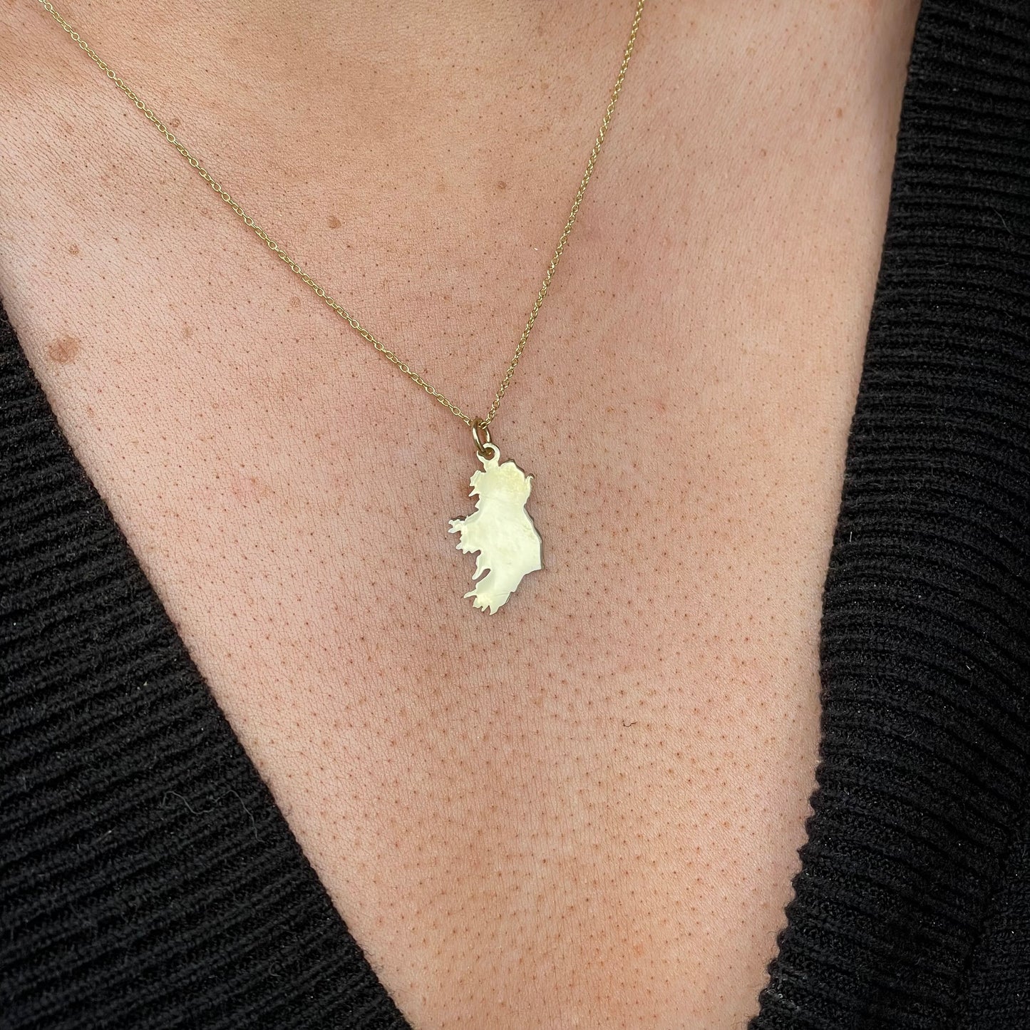 9ct Gold Map of Ireland Necklace