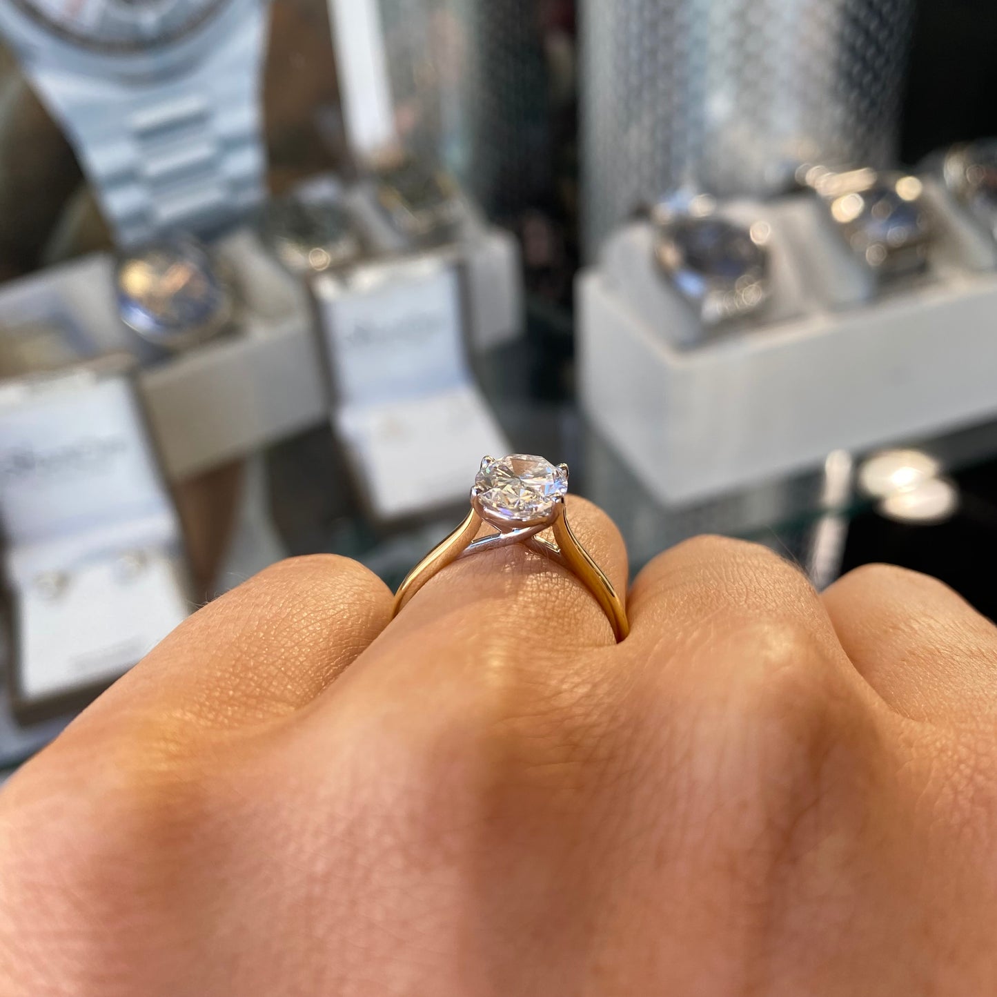 18ct Gold Oval Solitaire Engagement Ring | 2.50ct Certificated - John Ross Jewellers