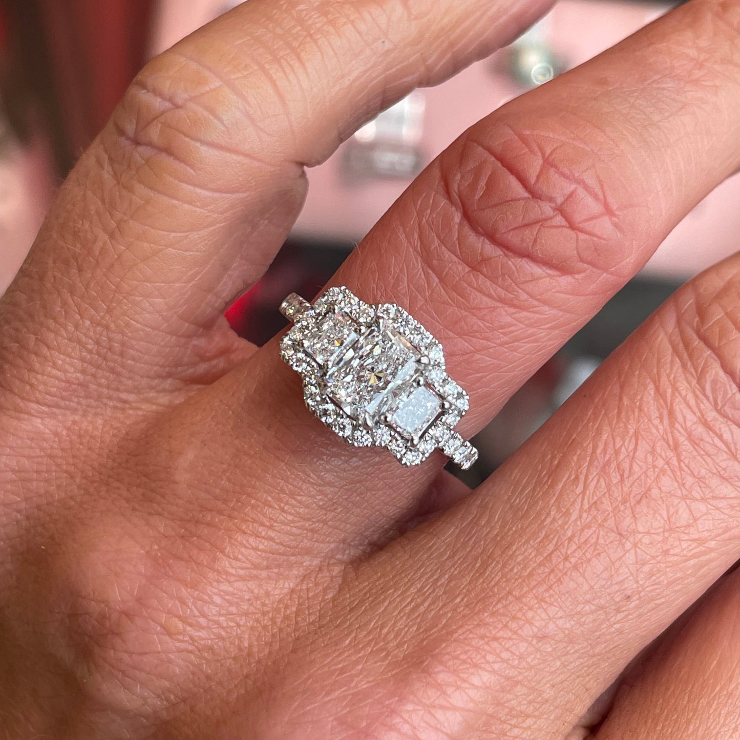 18ct Gold Trilogy Engagement Ring | Certificated Lab