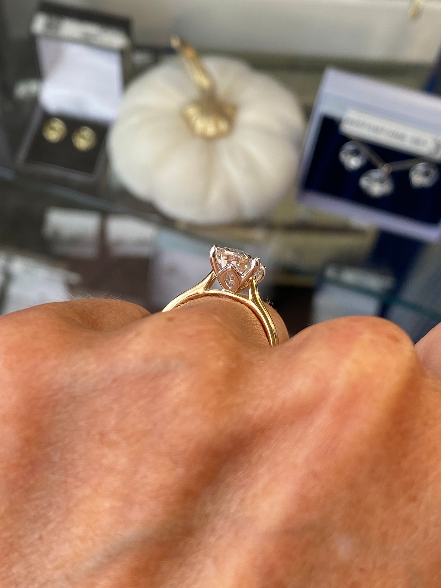 18ct Gold Oval Solitaire Engagement Ring | 3.05ct Certificated - John Ross Jewellers