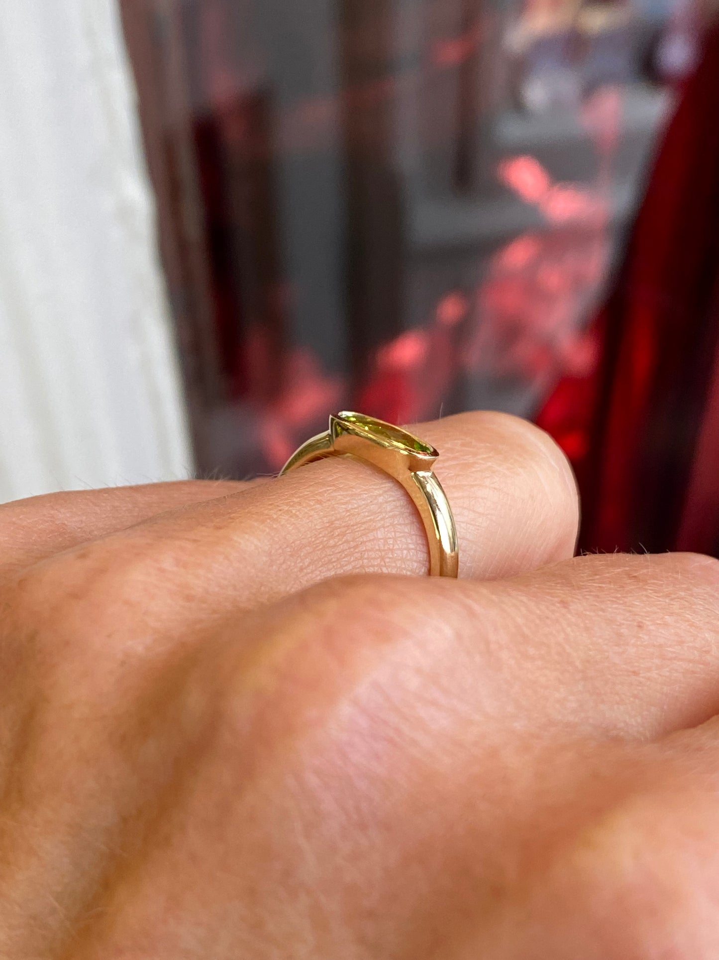 9ct Gold Peridot Ring