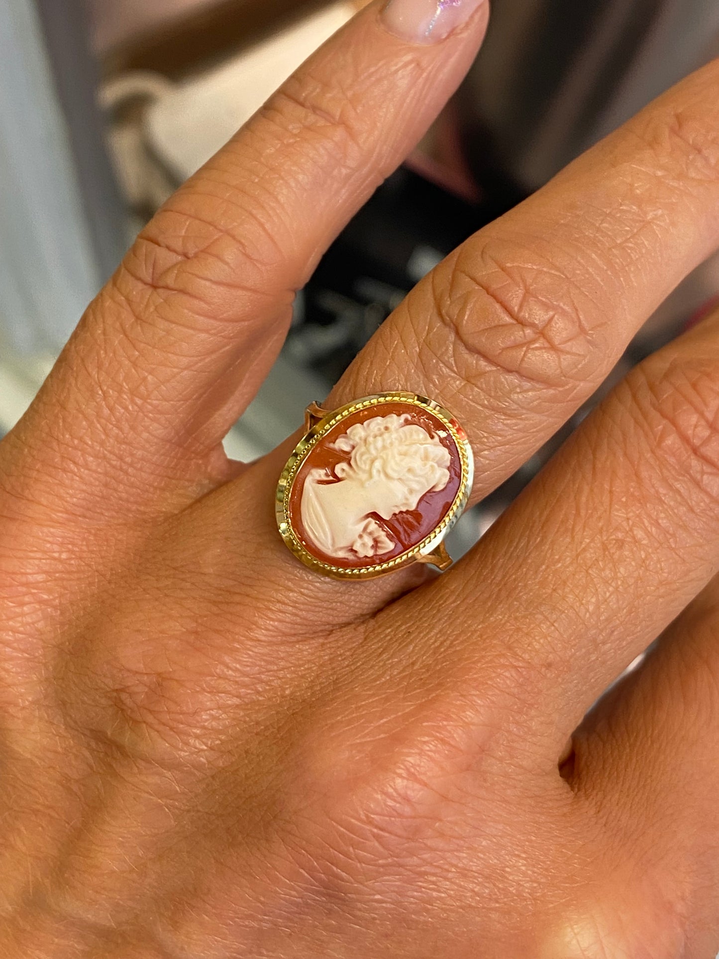 18ct Gold Shell Cameo Ring | 19mm x 15mm - John Ross Jewellers