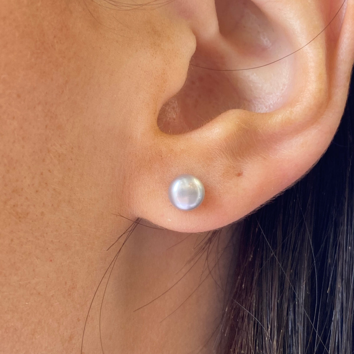 Silver 5mm Freshwater Pearl Stud Earrings | Light Grey