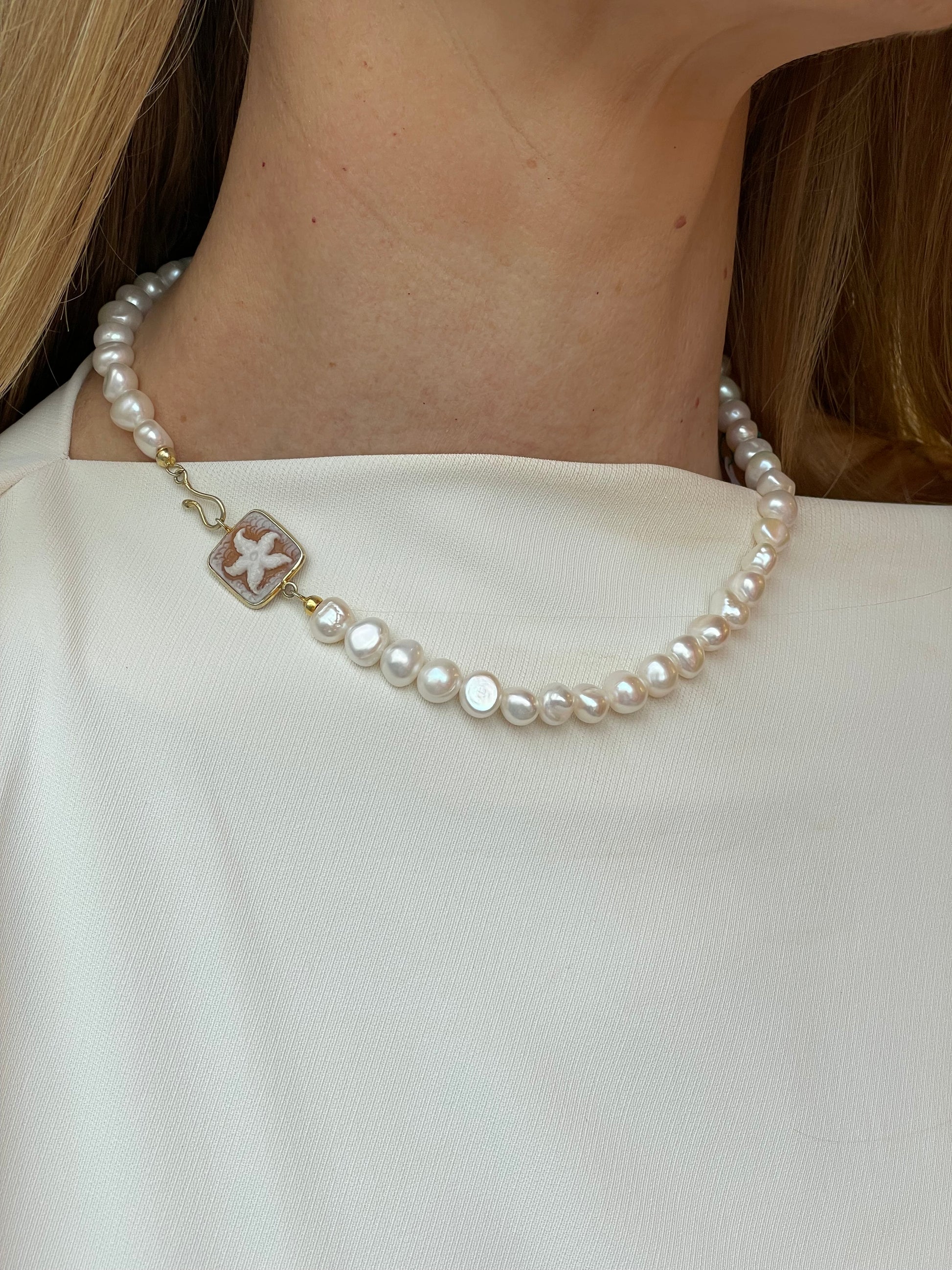 Bruno starfish cameo and freshwater pearl necklace with 8-9mm pearls, 45cm length, featuring a nautical-themed jewelry piece.