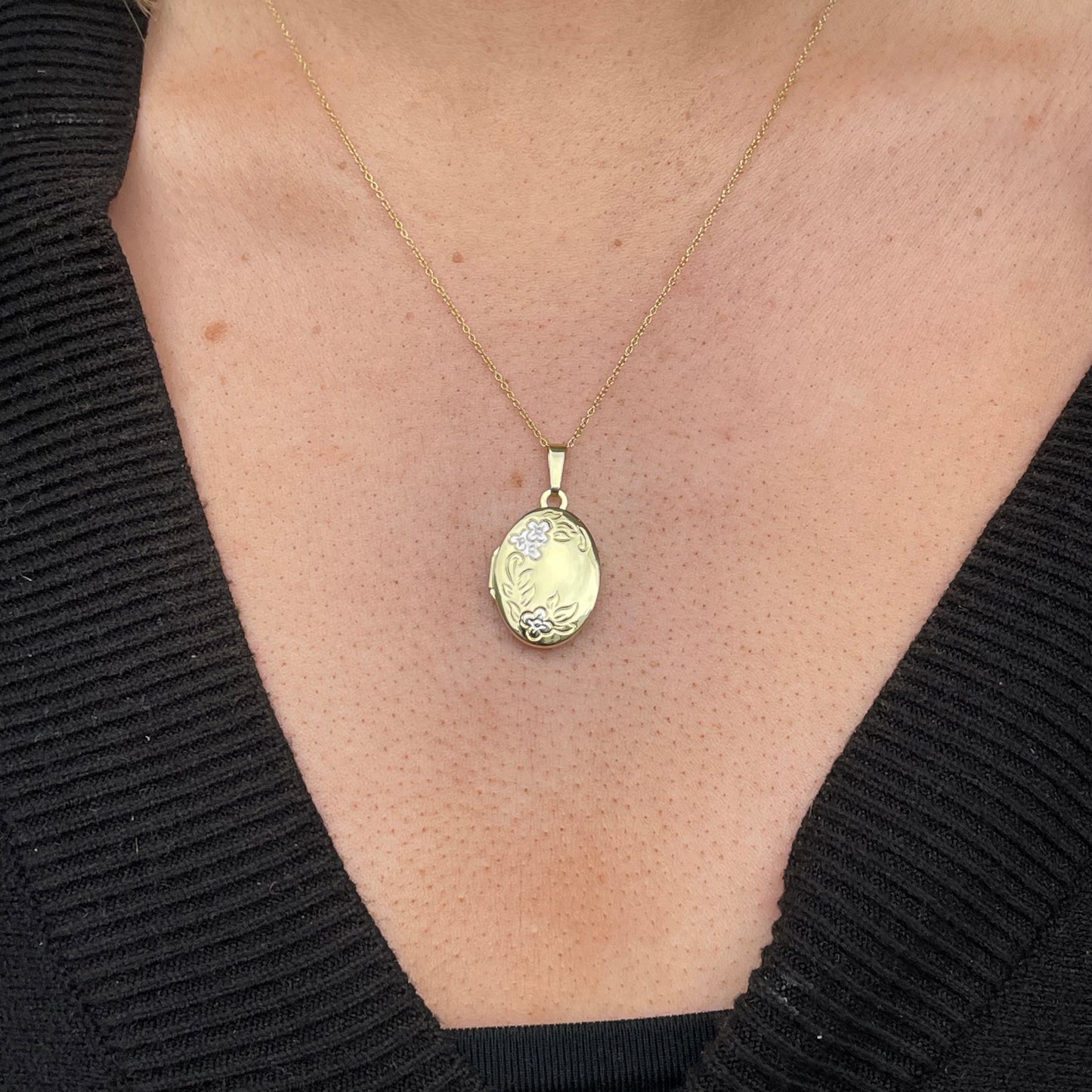 9ct Gold Floral Oval Locket Necklace | Two Tone