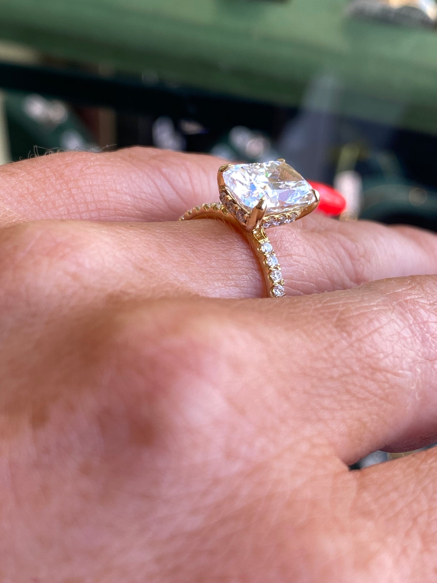 18ct Gold Elongated Cushion Solitaire Engagement Ring | 3.03ct Certificated Lab