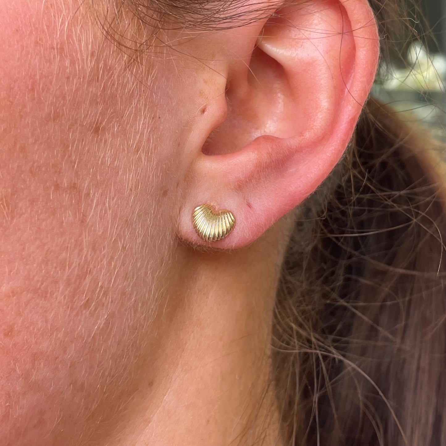 9ct Gold Bombé Ribbed Heart Stud Earrings