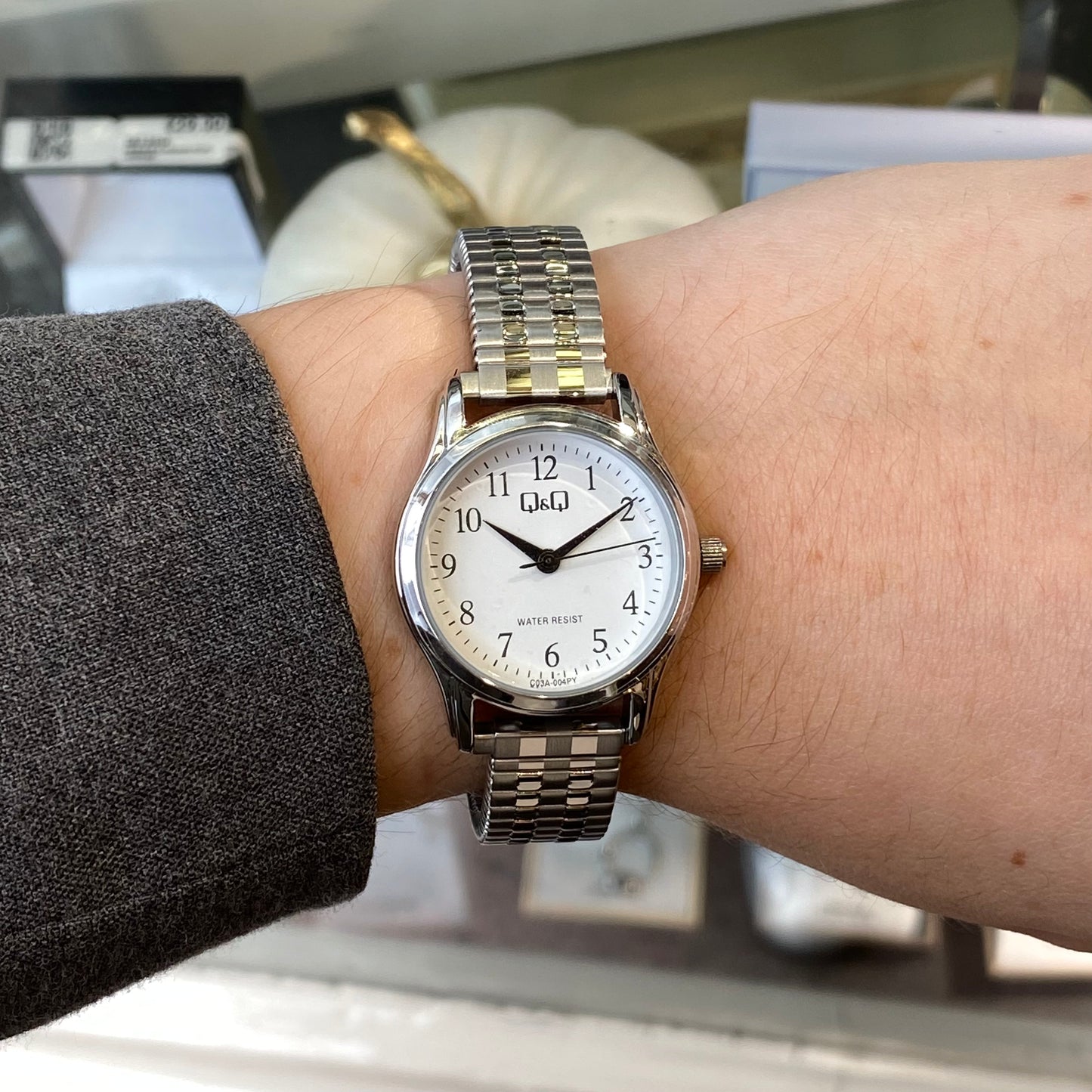 Q&Q Ladies Silver Watch with Expandable Strap - John Ross Jewellers