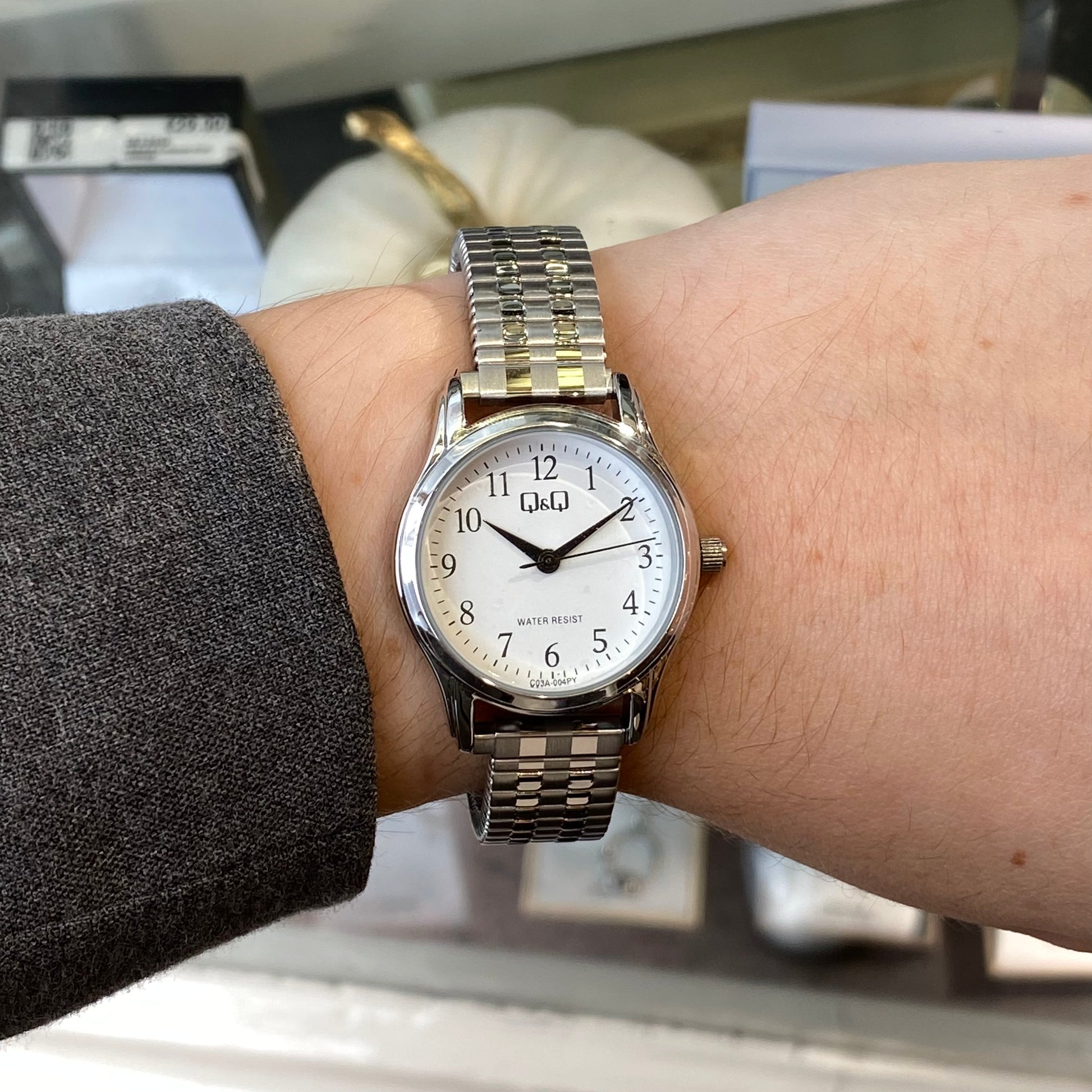 Q&Q Ladies Silver Watch with Expandable Strap - John Ross Jewellers