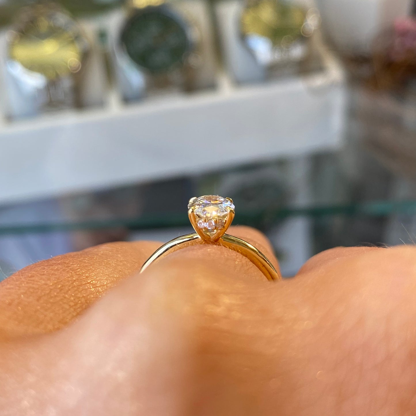 18ct Gold Oval Solitaire Engagement Ring | 1.00ct Certificated Lab - John Ross Jewellers