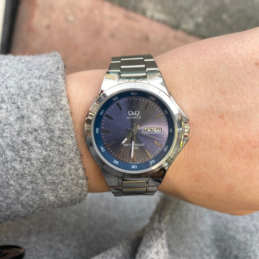 Q&Q Gents Silver Three-Link Watch - John Ross Jewellers