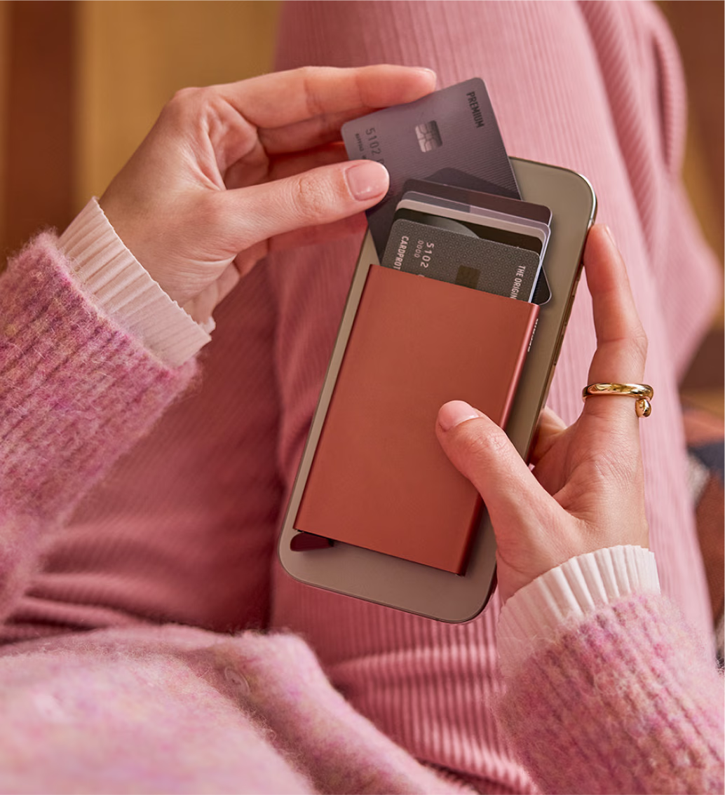 SECRID Cardprotector for Magsafe Rose - John Ross Jewellers