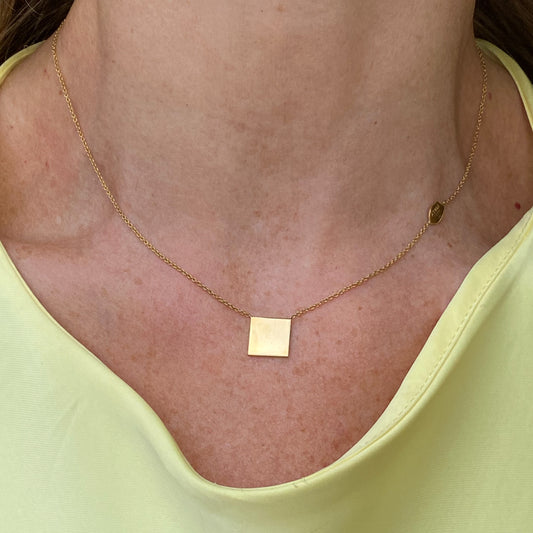 9ct Gold Square Disc Necklace - John Ross Jewellers