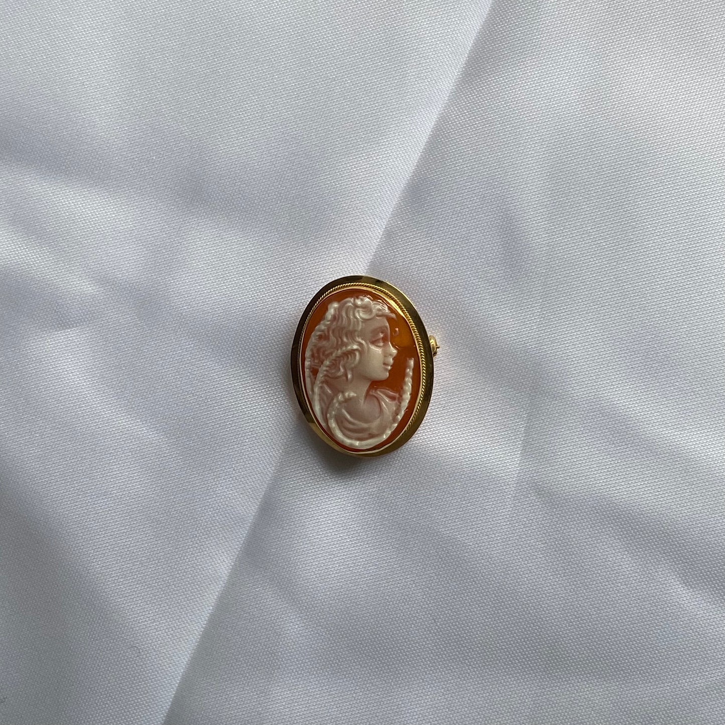 18ct Gold Shell Lady Cameo Brooch/Pendant | Small - John Ross Jewellers