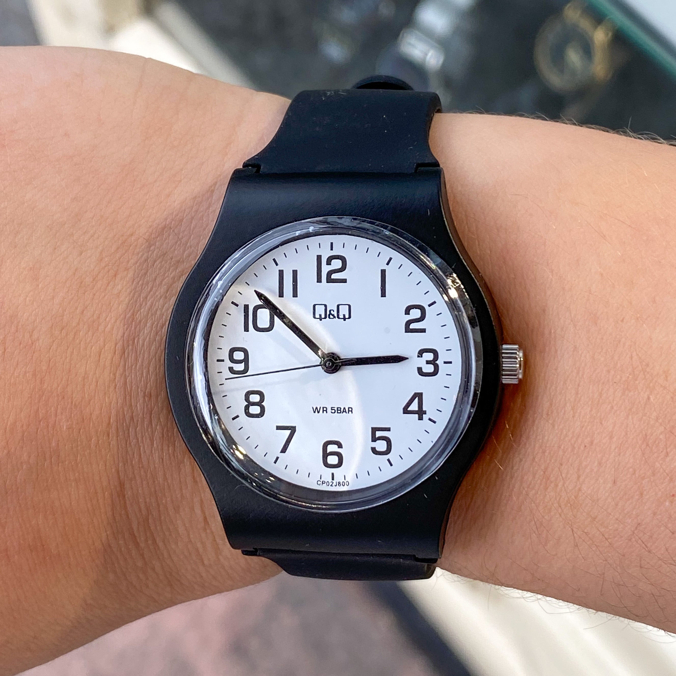 Q&q watch online quartz