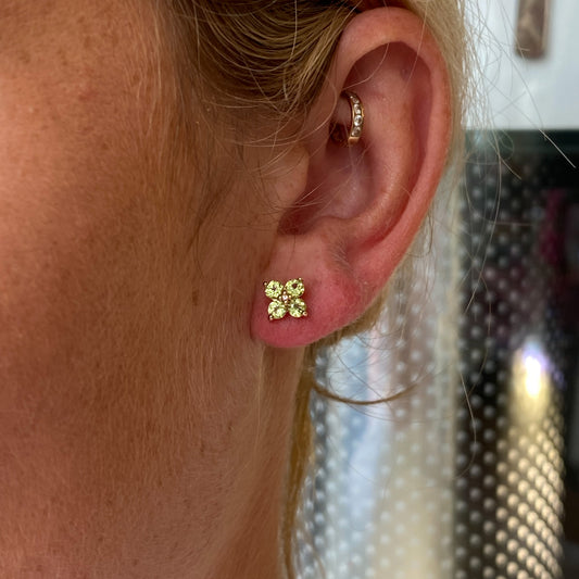 9ct Gold Quatrefoil Peridot Stud Earrings - John Ross Jewellers