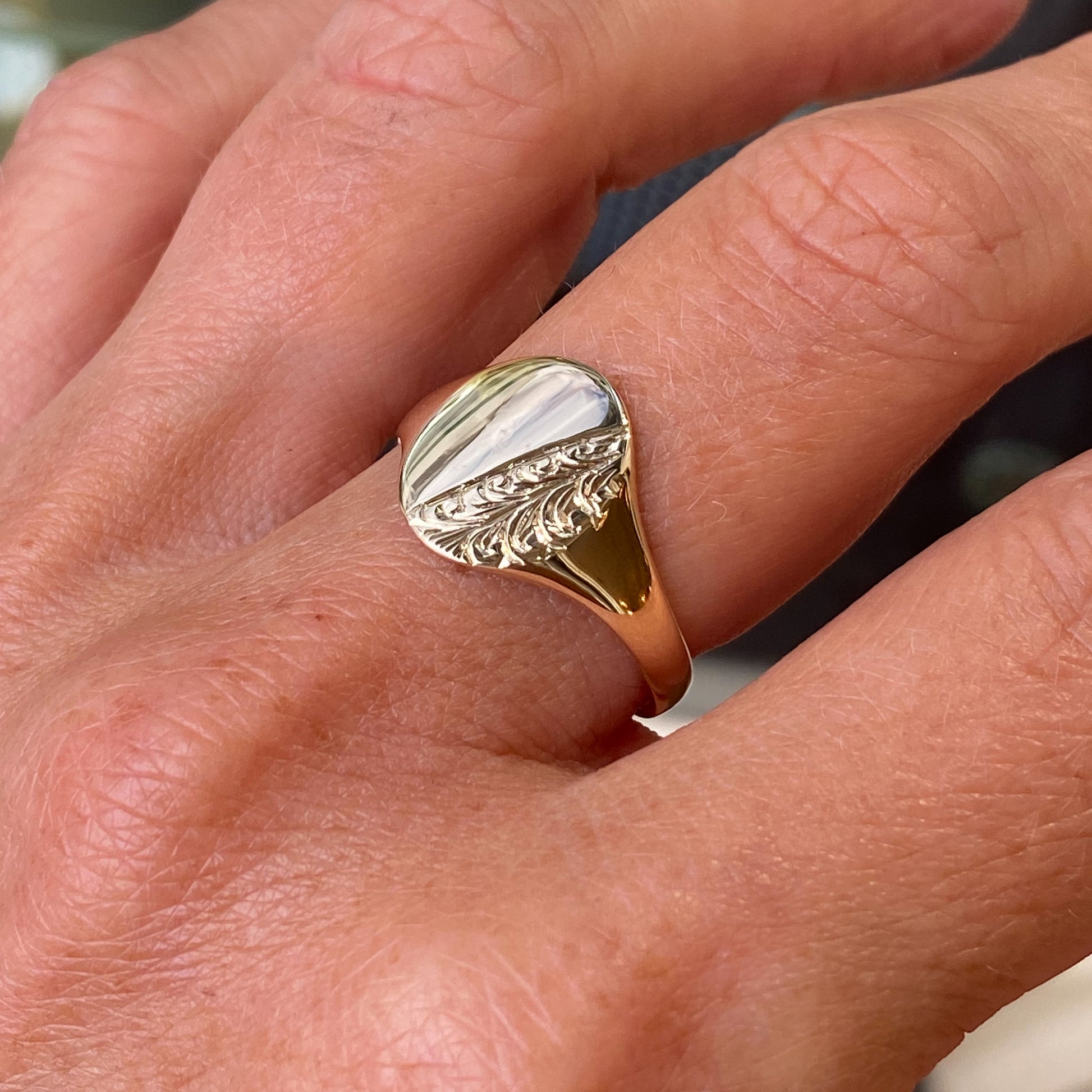 9ct Gold Oval Signet Ring - John Ross Jewellers