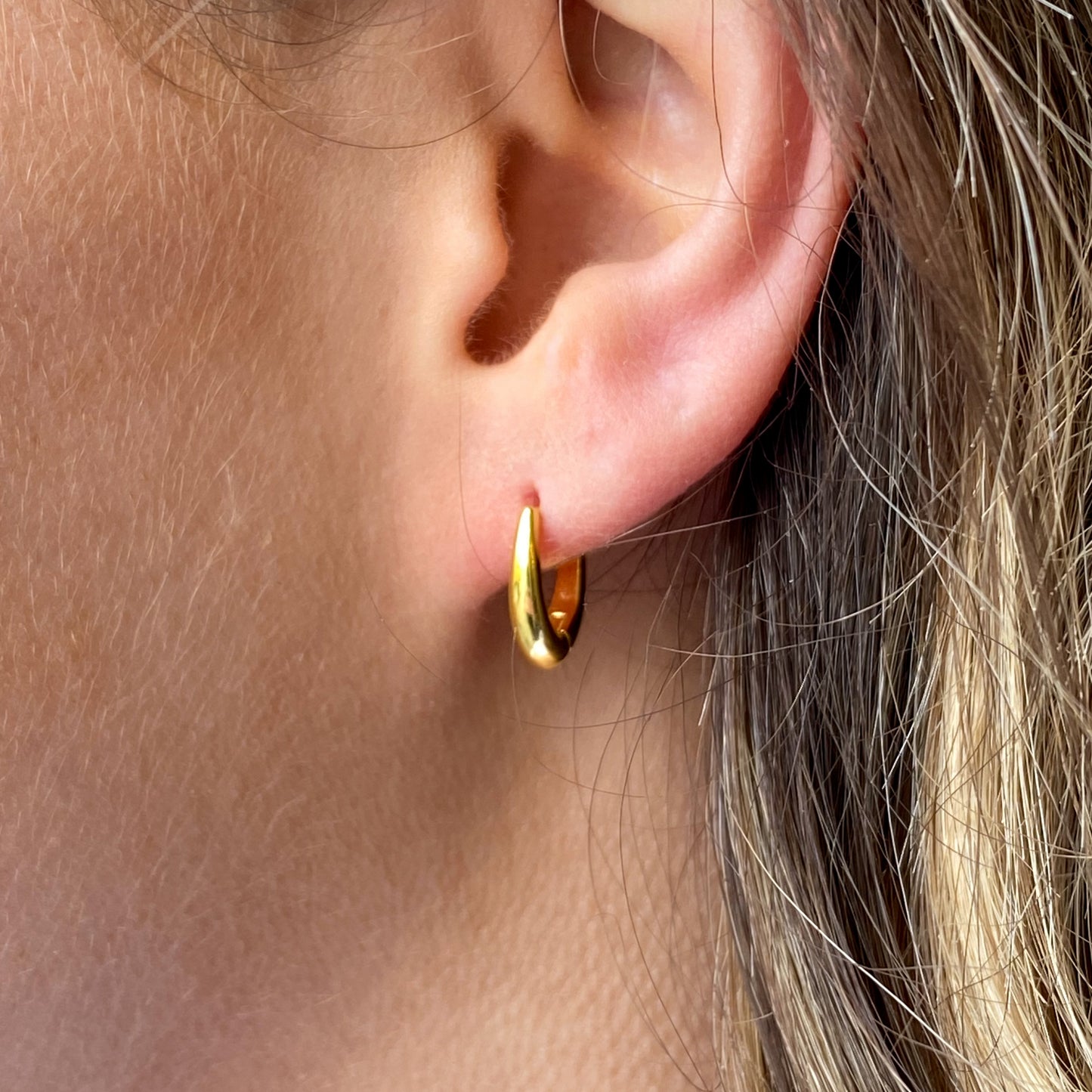 Sunshine Pointed Huggie Hoop Earrings | 12mm - John Ross Jewellers