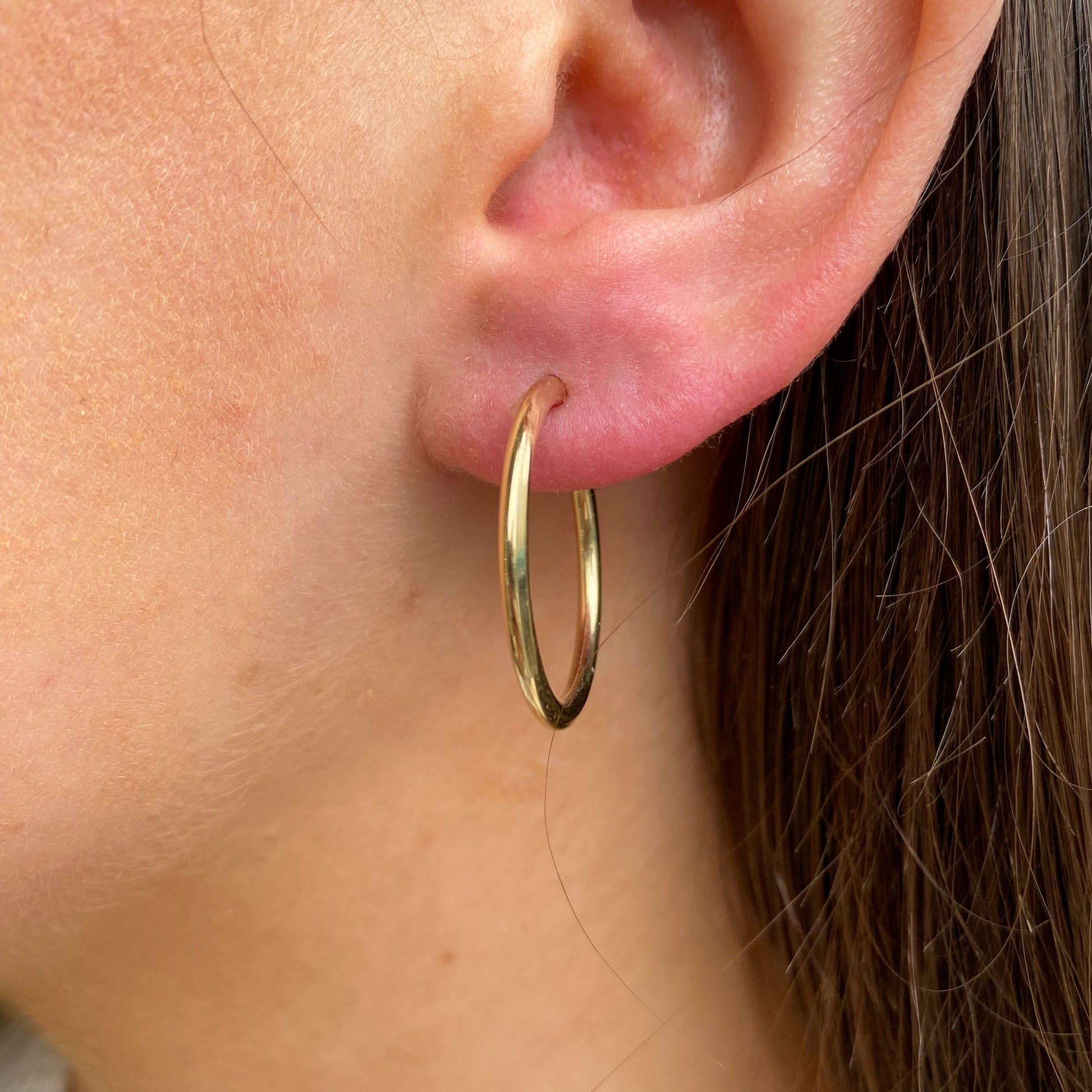 9ct Gold Skinny Oval Hoop Earrings - John Ross Jewellers