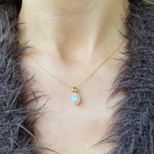 Mark Milton 9ct gold cultured freshwater pearl necklace on a white background