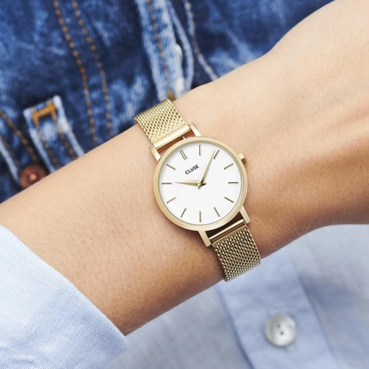 Small size, big dreams. With its refined 28 mm case, our Boho Chic Petite collection is your perfect companion if you prefer a smaller, understated timepiece. Featuring a matte white dial and gold coloured case & strap, you'll always be on-trend with this classic colour combination. A watch built to last thanks to its stainless steel case and mesh strap.