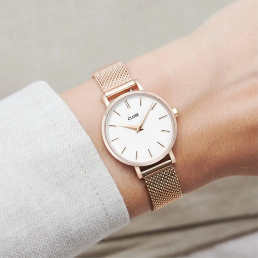 Small size, big dreams. With its refined 28 mm case, our Boho Chic Petite collection is your perfect companion if you prefer a smaller, understated timepiece. Featuring a matte white dial and rose gold coloured case & strap, you'll always be on-trend with this classic colour combination. A watch built to last thanks to its stainless steel case and mesh strap.