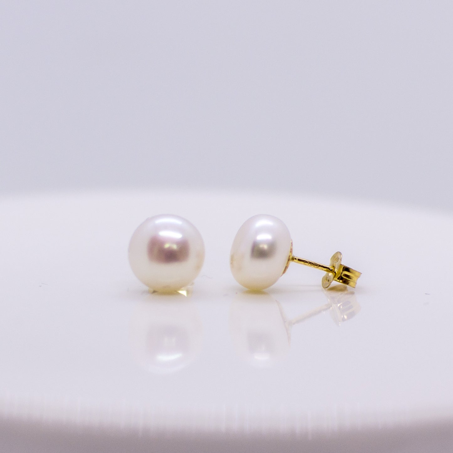 18ct Gold 9mm Pearl Button Stud Earrings - John Ross Jewellers