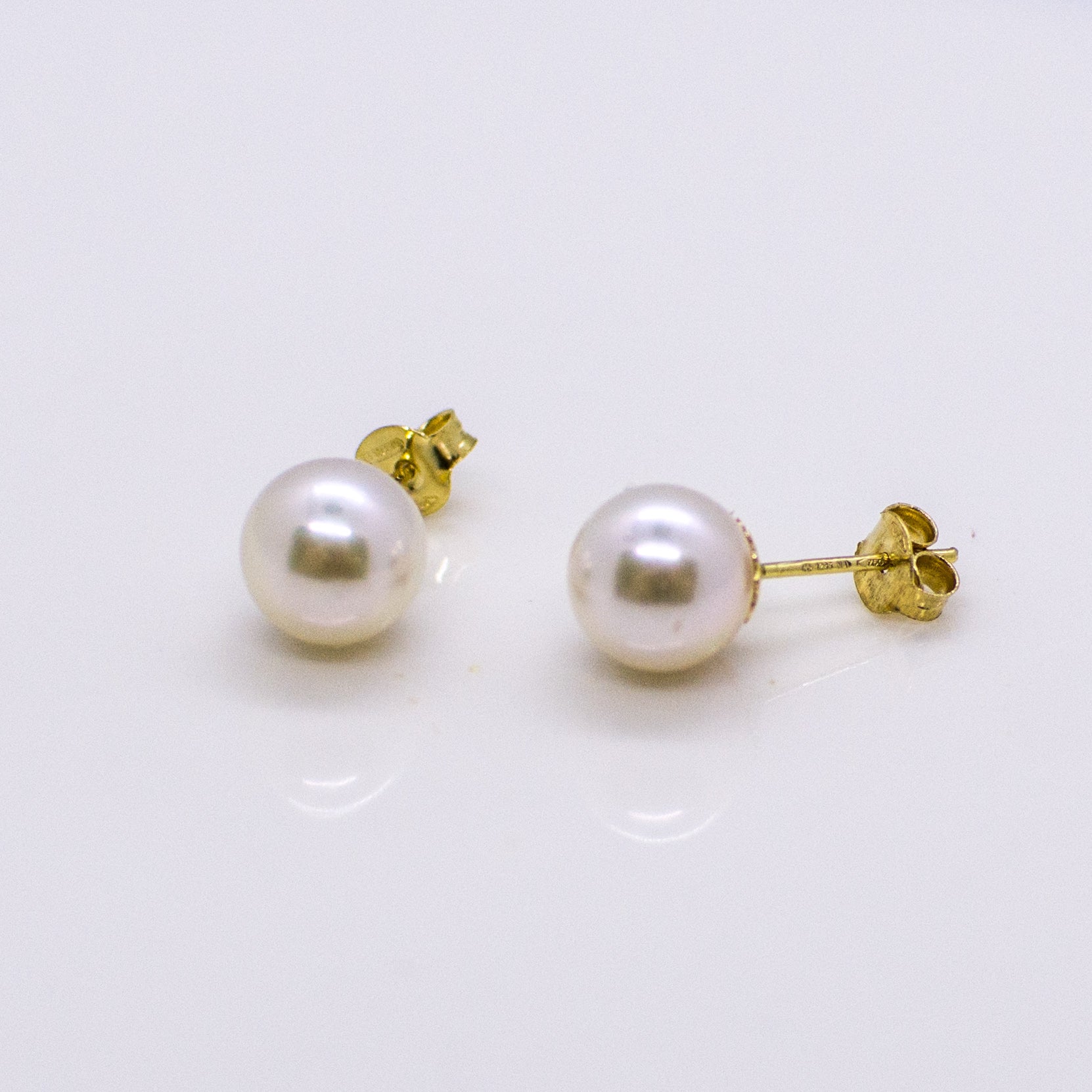 18ct Gold 7-7.5mm Akoya Pearl Earrings - John Ross Jewellers