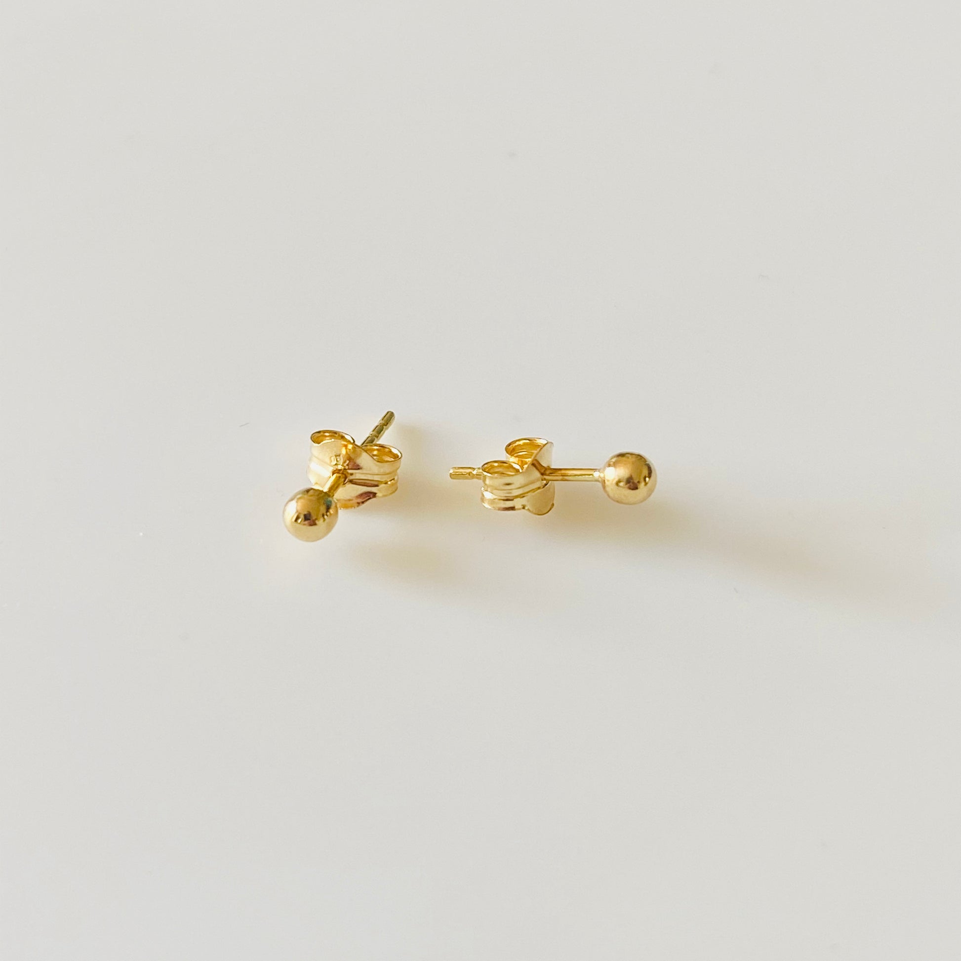18ct Yellow Gold 3mm Ball Stud Earrings - John Ross Jewellers
