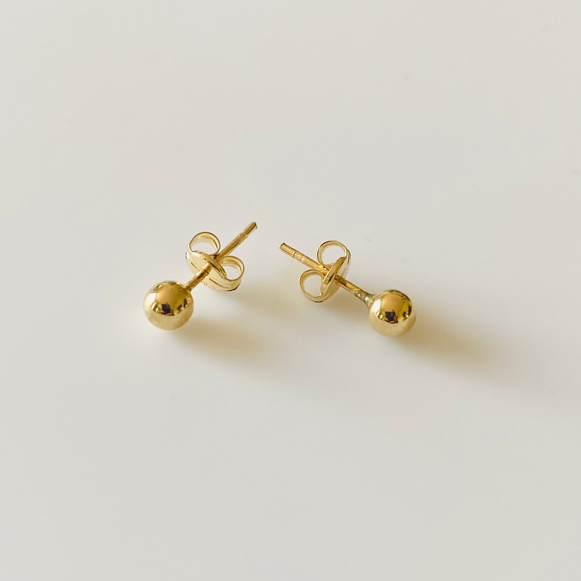 18ct Yellow Gold 4mm Ball Stud Earrings - John Ross Jewellers